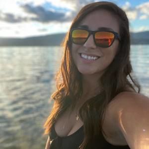 Meet your Posher, Danielle